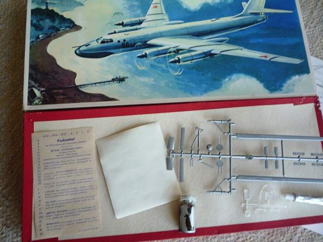 TU-20 Schachtel und Unterseite
