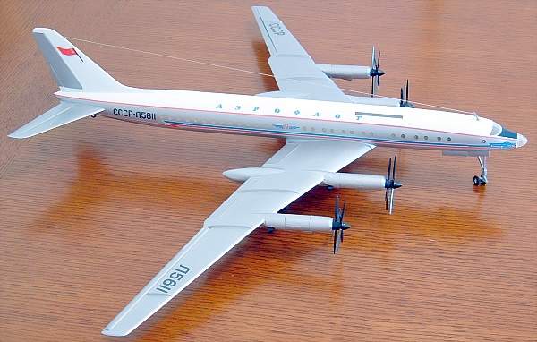 TU-114 gebautes Modell