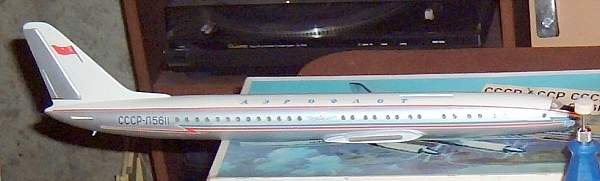 TU-114 Modell im Bau