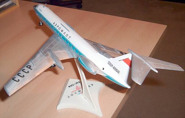 TU-134 gebautes Modell