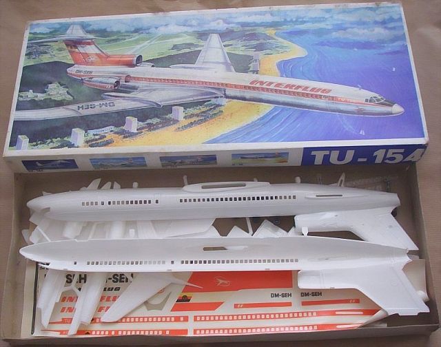 TU-154 Schachtel und Bausatz