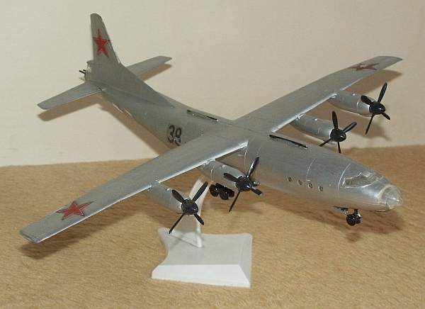 Antonow AN - 12 gebautes Modell