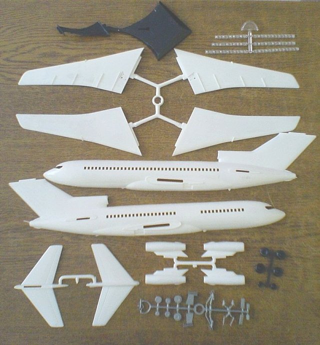 Boeing 727 Bausatz Einzelteile