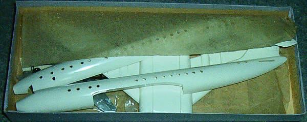 TU-104 Bausatz in der Schachtel